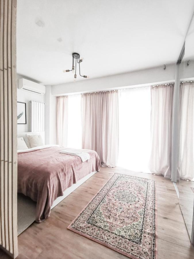 Central Double Studio With Amazing View Bucarest Esterno foto