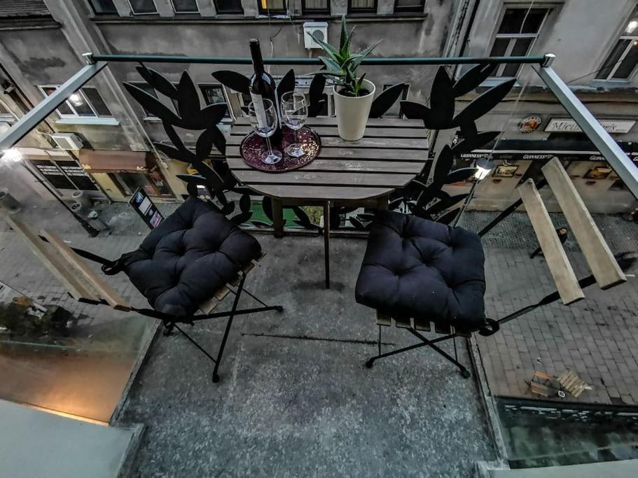 Central Double Studio With Amazing View Bucarest Esterno foto
